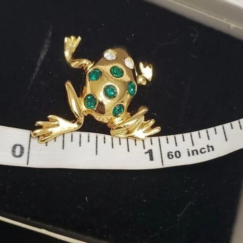 Avon gold tone frog brooch green rhinestones